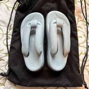 Sinobi Official Flip Sandals, SZ 38/8. Super Cool One of a Kind! Leather, w Bag